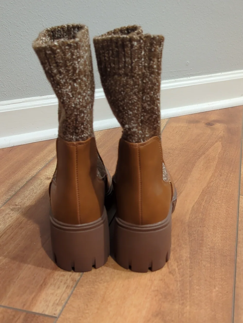 Universal Thread Woven Chelsea Boots